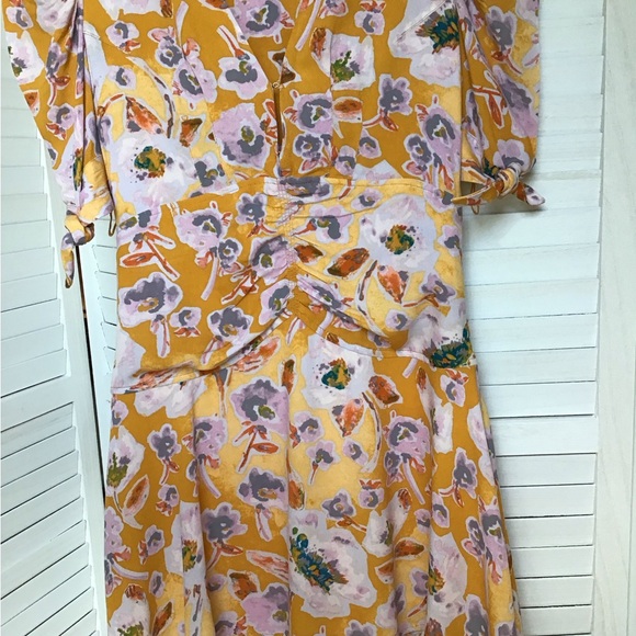 Free People Floral Babydoll Yellow Flowy Dress Rayon Size 4 Short Sleeve V-Neck - Picture 5 of 6
